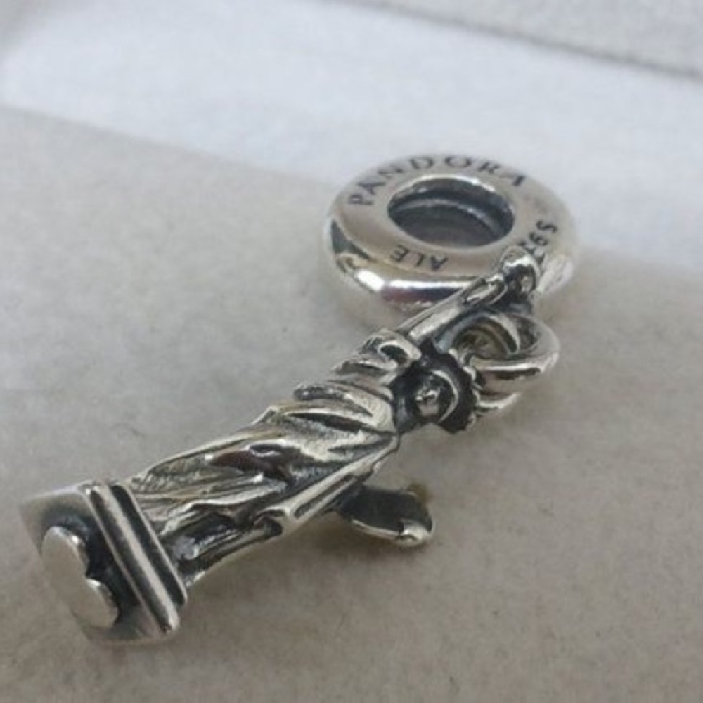 Pandora Statue of Liberty Charm